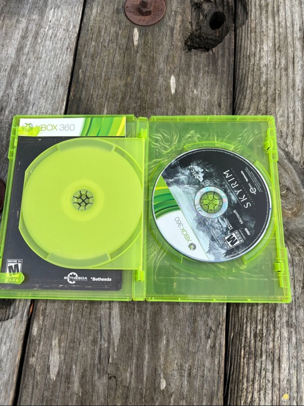 Xbox 360 Skyrim Legendary Edition (Black) - Bethesda